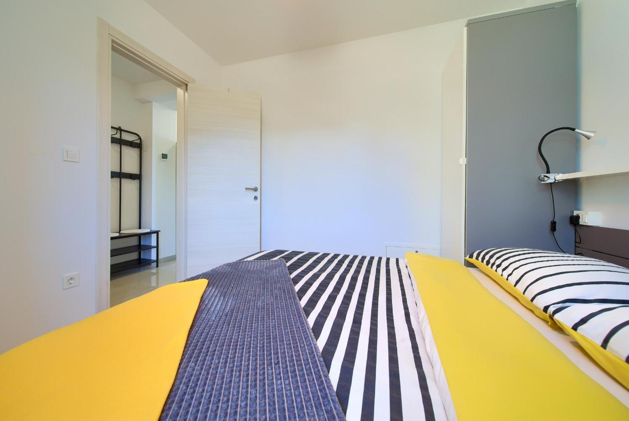 Apartment Sara Krk Town Buitenkant foto